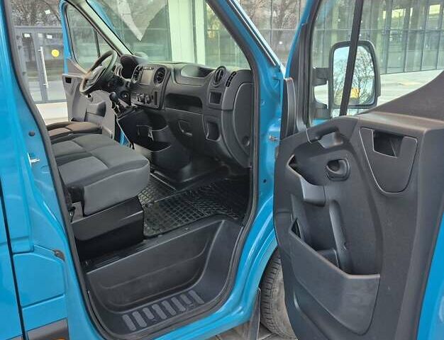 Синий Рено Мастер, объемом двигателя 2.3 л и пробегом 237 тыс. км за 18800 $, фото 12 на Automoto.ua