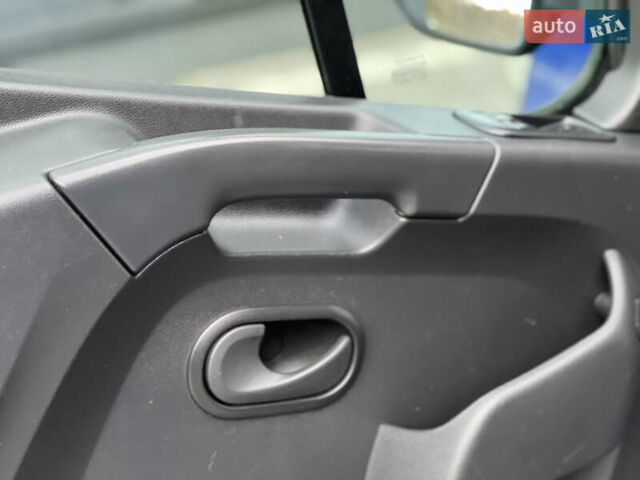 Рено Мастєр 2020 у Дубно на Automoto.ua Синій Рено Мастєр, об'ємом двигуна 2.3 л та пробігом 221 тис. км за 18900 $, фото 100 на Automoto.ua