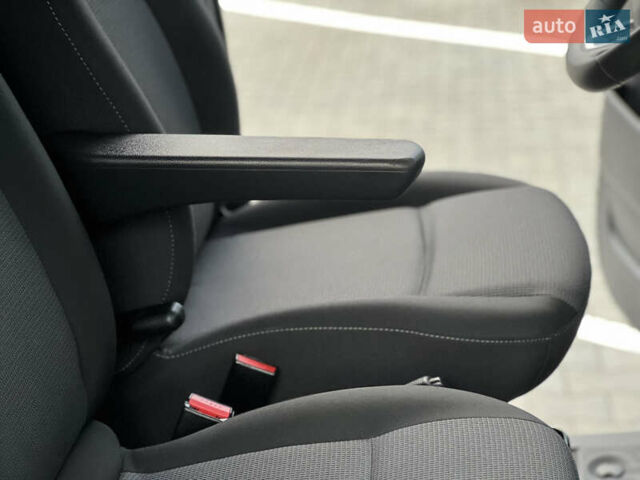 Рено Мастєр 2020 у Дубно на Automoto.ua Синій Рено Мастєр, об'ємом двигуна 2.3 л та пробігом 221 тис. км за 18900 $, фото 125 на Automoto.ua