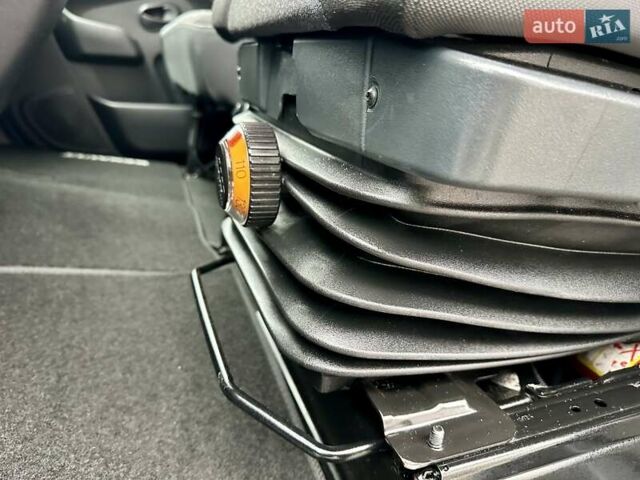 Синій Рено Мастєр, об'ємом двигуна 2.3 л та пробігом 219 тис. км за 18300 $, фото 12 на Automoto.ua