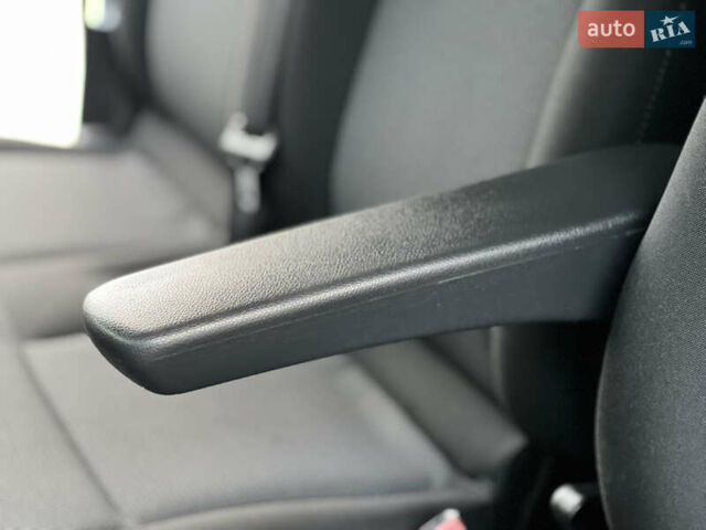 Рено Мастєр 2020 у Дубно на Automoto.ua Синій Рено Мастєр, об'ємом двигуна 2.3 л та пробігом 221 тис. км за 18900 $, фото 114 на Automoto.ua