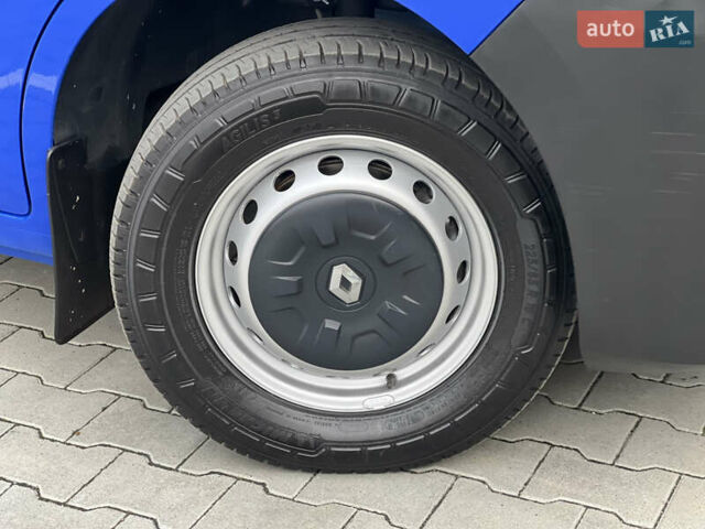 Синий Рено Мастер, объемом двигателя 2.3 л и пробегом 221 тыс. км за 18900 $, фото 70 на Automoto.ua