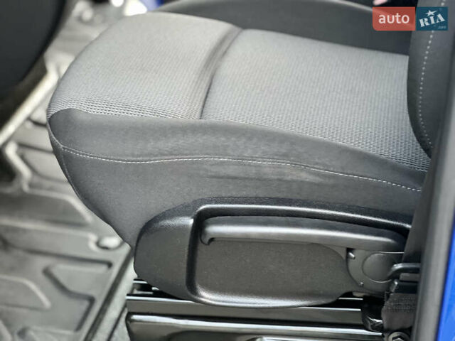 Синий Рено Мастер, объемом двигателя 2.3 л и пробегом 221 тыс. км за 18900 $, фото 109 на Automoto.ua