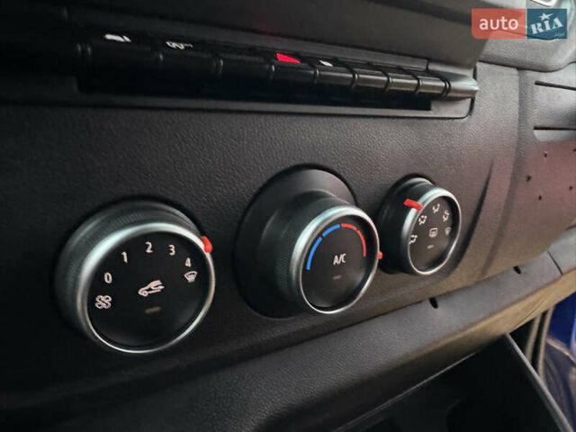 Синий Рено Мастер, объемом двигателя 2.3 л и пробегом 123 тыс. км за 24900 $, фото 41 на Automoto.ua