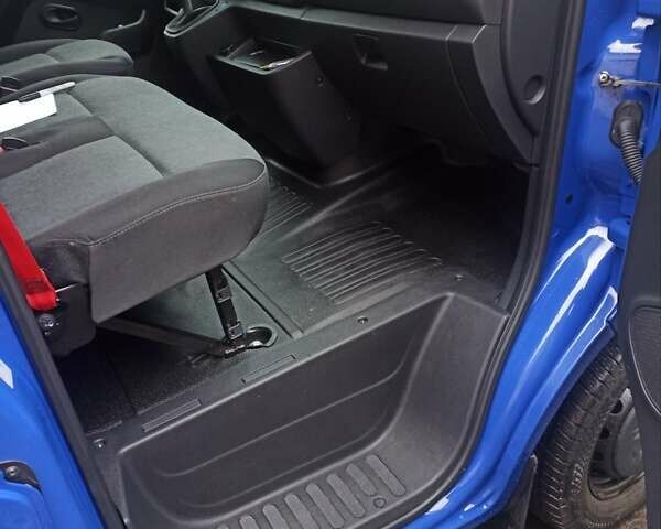 Синий Рено Мастер, объемом двигателя 2.3 л и пробегом 207 тыс. км за 19800 $, фото 1 на Automoto.ua