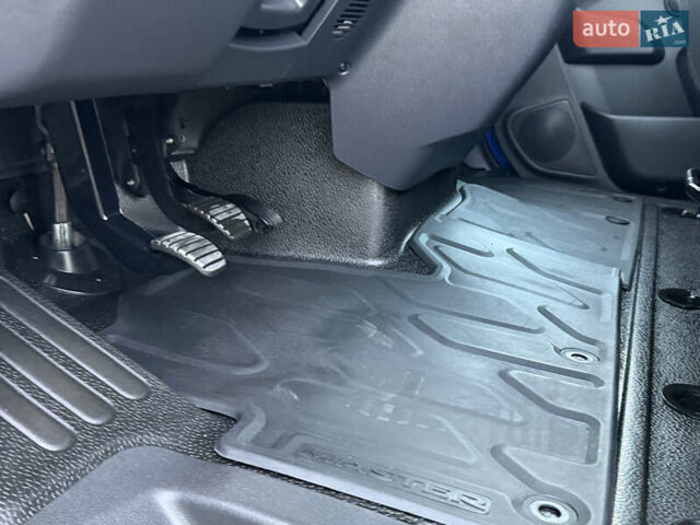 Синій Рено Мастєр, об'ємом двигуна 2.3 л та пробігом 159 тис. км за 22300 $, фото 17 на Automoto.ua