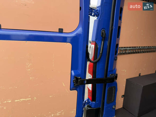 Синій Рено Мастєр, об'ємом двигуна 2.3 л та пробігом 160 тис. км за 22300 $, фото 30 на Automoto.ua