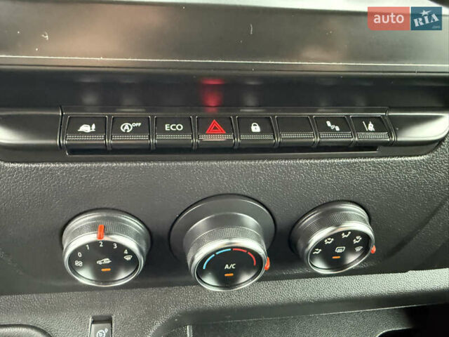 Синий Рено Мастер, объемом двигателя 2.3 л и пробегом 220 тыс. км за 24799 $, фото 86 на Automoto.ua