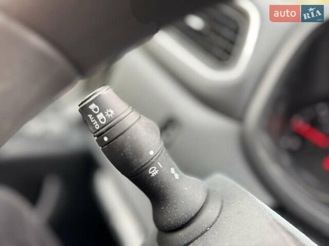 Синий Рено Мастер, объемом двигателя 2.3 л и пробегом 140 тыс. км за 20000 $, фото 14 на Automoto.ua