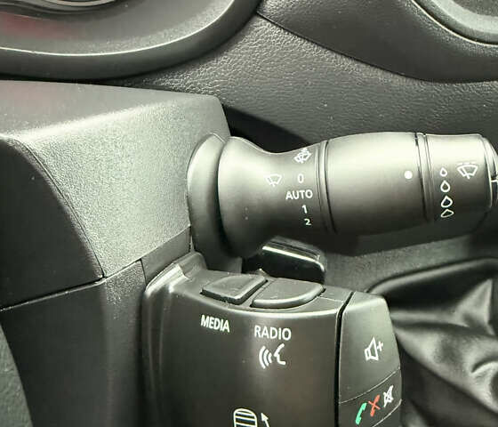 Синий Рено Мастер, объемом двигателя 2.3 л и пробегом 220 тыс. км за 24799 $, фото 76 на Automoto.ua