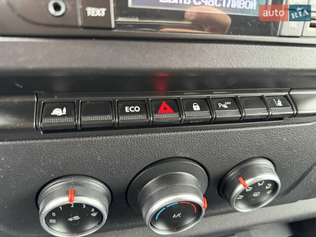 Синий Рено Мастер, объемом двигателя 2.3 л и пробегом 140 тыс. км за 20000 $, фото 6 на Automoto.ua