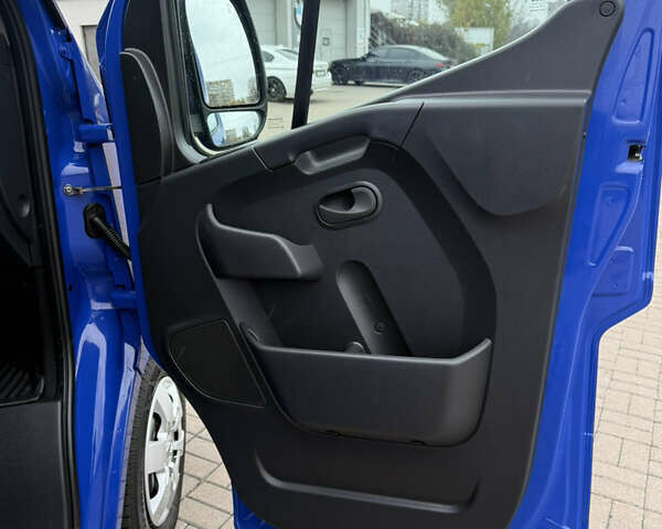 Синий Рено Мастер, объемом двигателя 2.3 л и пробегом 220 тыс. км за 24799 $, фото 97 на Automoto.ua