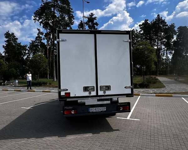 Синий Рено Мастер, объемом двигателя 2.3 л и пробегом 91 тыс. км за 35000 $, фото 2 на Automoto.ua