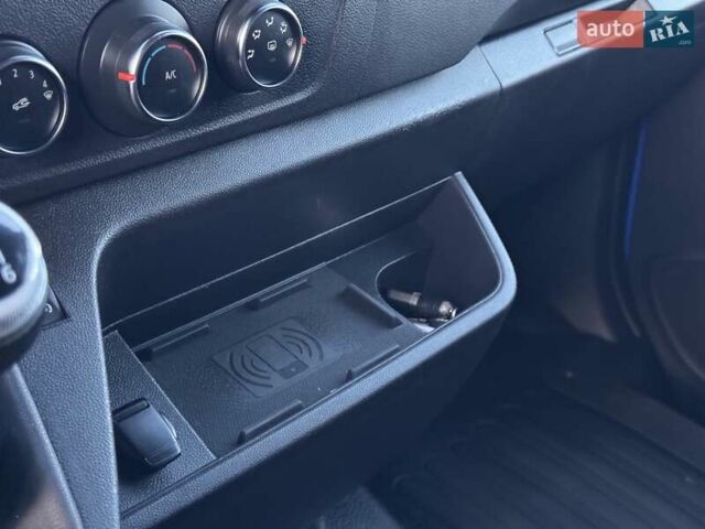 Синій Рено Мастєр, об'ємом двигуна 2.3 л та пробігом 200 тис. км за 21500 $, фото 26 на Automoto.ua