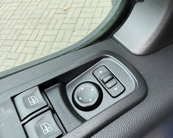 Синій Рено Мастєр, об'ємом двигуна 2.3 л та пробігом 179 тис. км за 24999 $, фото 59 на Automoto.ua