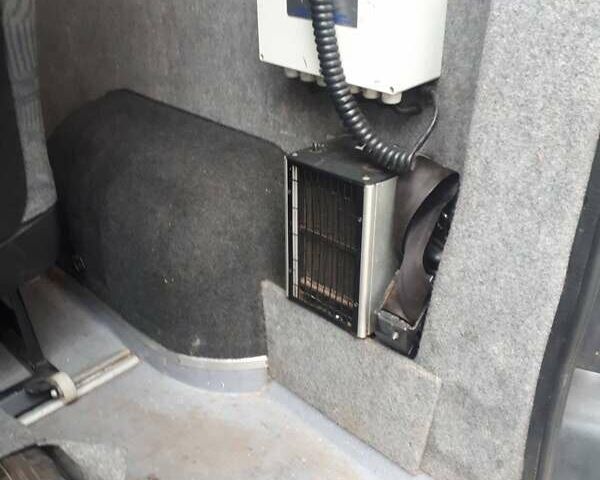 Синій Рено Мастєр, об'ємом двигуна 2.95 л та пробігом 300 тис. км за 14000 $, фото 8 на Automoto.ua