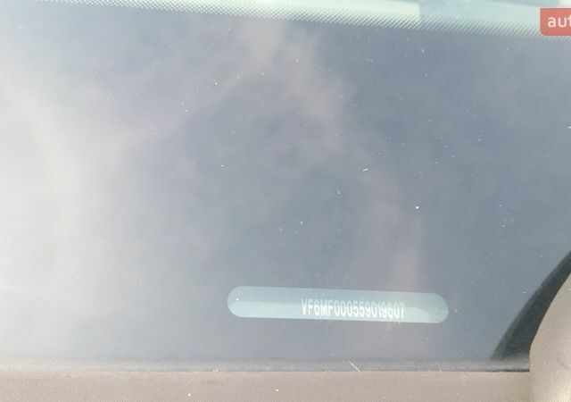 Синий Рено Мастер, объемом двигателя 2.3 л и пробегом 277 тыс. км за 18400 $, фото 7 на Automoto.ua