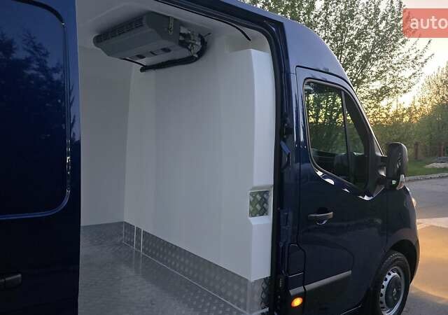 Синий Рено Мастер, объемом двигателя 2.3 л и пробегом 175 тыс. км за 22500 $, фото 2 на Automoto.ua
