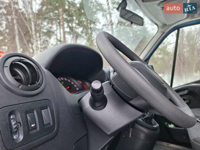 Синий Рено Мастер, объемом двигателя 2.3 л и пробегом 260 тыс. км за 20300 $, фото 5 на Automoto.ua