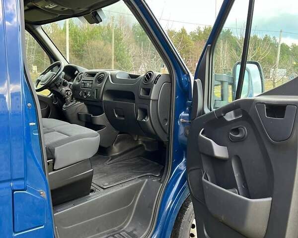 Синий Рено Мастер, объемом двигателя 2.3 л и пробегом 588 тыс. км за 16000 $, фото 3 на Automoto.ua