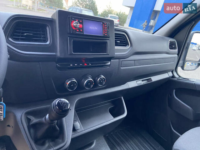 Синий Рено Мастер, объемом двигателя 2.3 л и пробегом 311 тыс. км за 19350 $, фото 5 на Automoto.ua