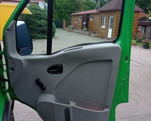 Зеленый Рено Мастер, объемом двигателя 2.5 л и пробегом 172 тыс. км за 10900 $, фото 1 на Automoto.ua