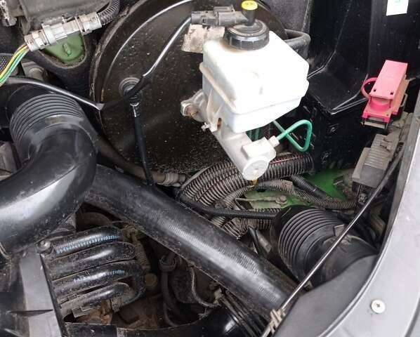 Зеленый Рено Мастер, объемом двигателя 2.5 л и пробегом 172 тыс. км за 10900 $, фото 8 на Automoto.ua