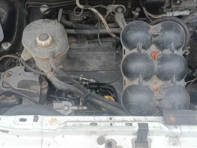 Зеленый Рено Мастер, объемом двигателя 1.9 л и пробегом 300 тыс. км за 1432 $, фото 4 на Automoto.ua