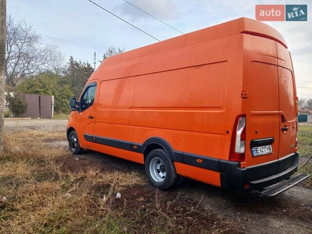 Оранжевый Рено Мастер, объемом двигателя 2.3 л и пробегом 403 тыс. км за 15500 $, фото 1 на Automoto.ua