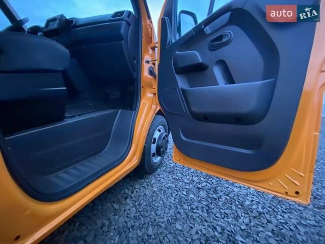 Оранжевый Рено Мастер, объемом двигателя 2.3 л и пробегом 208 тыс. км за 28999 $, фото 33 на Automoto.ua