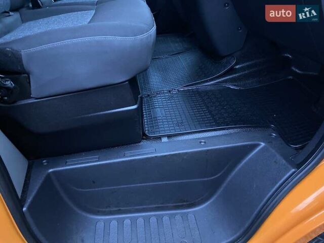 Оранжевый Рено Мастер, объемом двигателя 2.3 л и пробегом 208 тыс. км за 28999 $, фото 42 на Automoto.ua