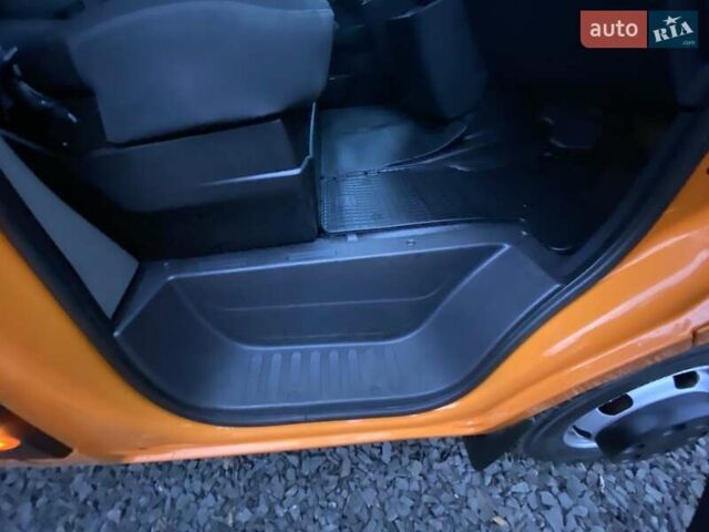 Оранжевый Рено Мастер, объемом двигателя 2.3 л и пробегом 208 тыс. км за 28999 $, фото 32 на Automoto.ua