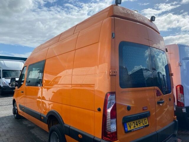 Оранжевый Рено Мастер, объемом двигателя 2.3 л и пробегом 247 тыс. км за 21500 $, фото 3 на Automoto.ua