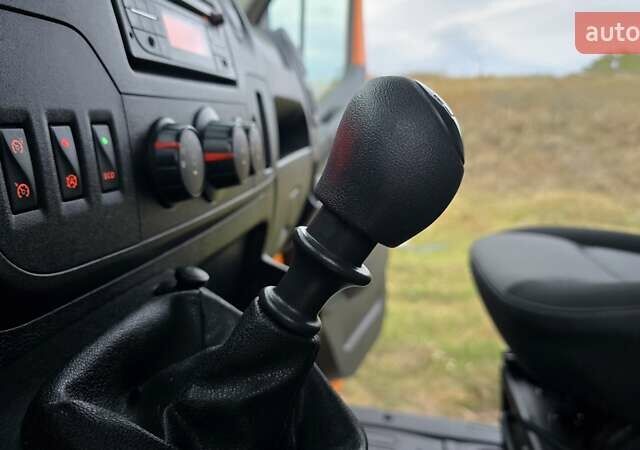 Помаранчевий Рено Мастєр, об'ємом двигуна 2.3 л та пробігом 173 тис. км за 16200 $, фото 14 на Automoto.ua