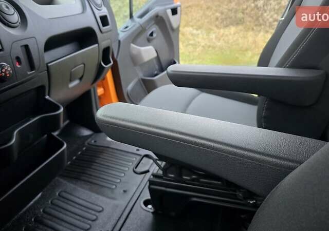 Помаранчевий Рено Мастєр, об'ємом двигуна 2.3 л та пробігом 173 тис. км за 16200 $, фото 15 на Automoto.ua