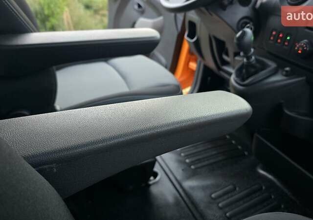 Помаранчевий Рено Мастєр, об'ємом двигуна 2.3 л та пробігом 173 тис. км за 16200 $, фото 25 на Automoto.ua