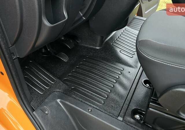 Помаранчевий Рено Мастєр, об'ємом двигуна 2.3 л та пробігом 173 тис. км за 16200 $, фото 19 на Automoto.ua