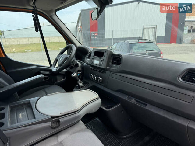 Оранжевый Рено Мастер, объемом двигателя 2.3 л и пробегом 460 тыс. км за 16800 $, фото 30 на Automoto.ua