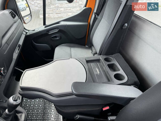 Оранжевый Рено Мастер, объемом двигателя 2.3 л и пробегом 460 тыс. км за 16800 $, фото 23 на Automoto.ua