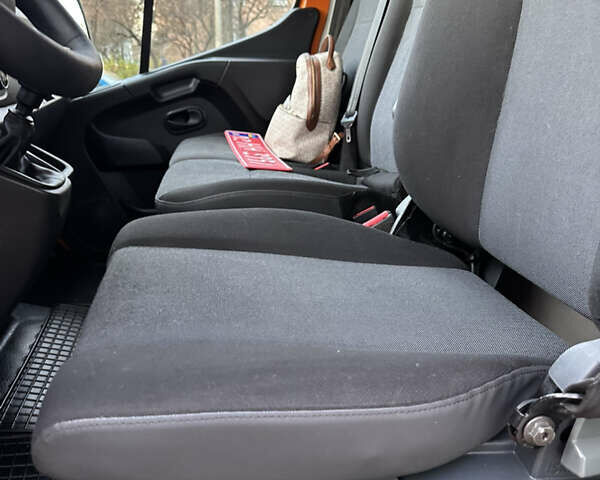 Оранжевый Рено Мастер, объемом двигателя 2.3 л и пробегом 259 тыс. км за 18800 $, фото 36 на Automoto.ua