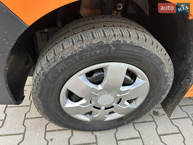 Оранжевый Рено Мастер, объемом двигателя 2.3 л и пробегом 259 тыс. км за 18800 $, фото 10 на Automoto.ua