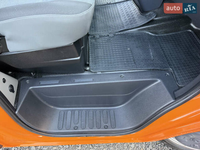 Оранжевый Рено Мастер, объемом двигателя 2.3 л и пробегом 365 тыс. км за 20900 $, фото 28 на Automoto.ua