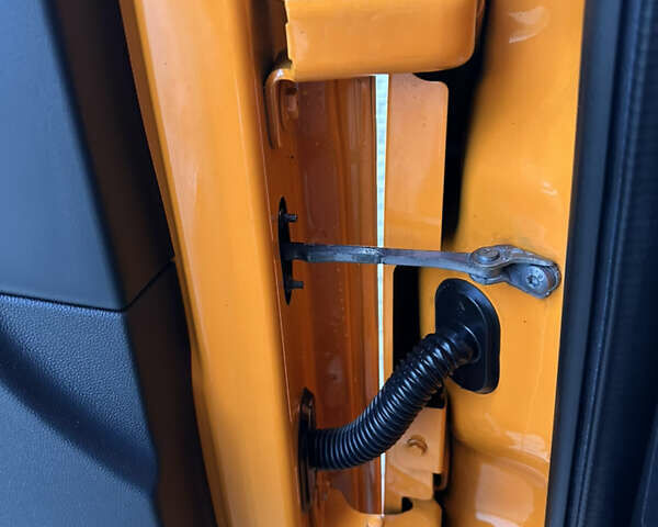 Оранжевый Рено Мастер, объемом двигателя 2.3 л и пробегом 259 тыс. км за 18800 $, фото 33 на Automoto.ua