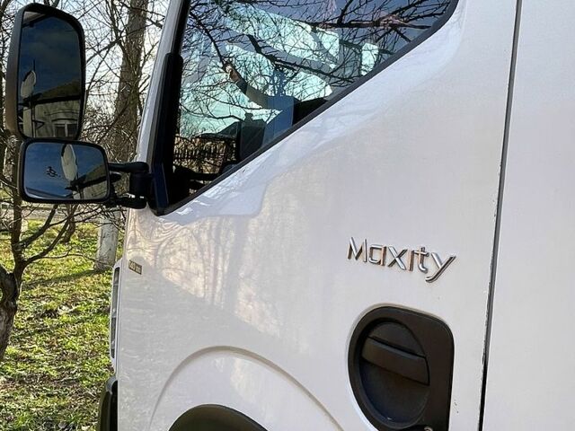 Білий Рено Максіті, об'ємом двигуна 2.5 л та пробігом 0 тис. км за 10300 $, фото 4 на Automoto.ua