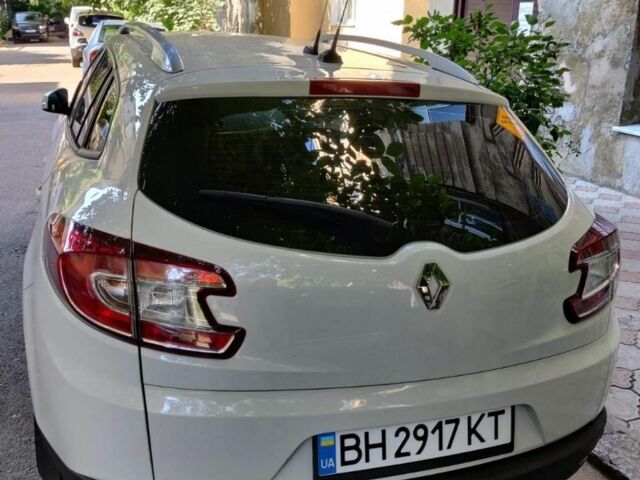 Белый Рено Меган, объемом двигателя 0 л и пробегом 190 тыс. км за 8000 $, фото 3 на Automoto.ua