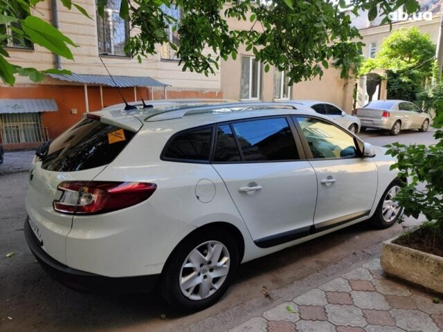 Белый Рено Меган, объемом двигателя 0 л и пробегом 190 тыс. км за 8000 $, фото 2 на Automoto.ua