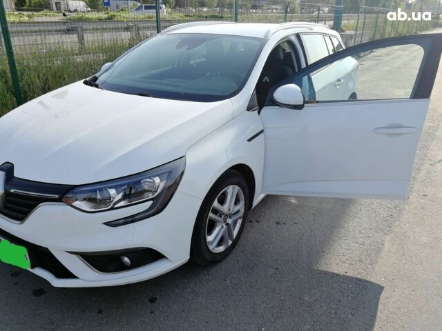 Белый Рено Меган, объемом двигателя 0 л и пробегом 196 тыс. км за 12000 $, фото 2 на Automoto.ua