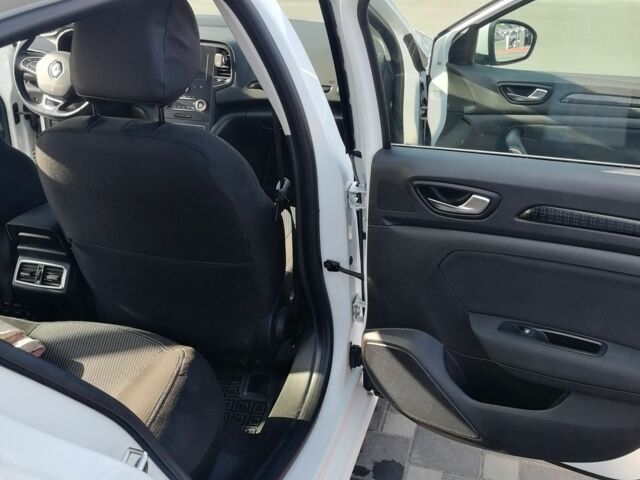 Белый Рено Меган, объемом двигателя 0 л и пробегом 196 тыс. км за 12000 $, фото 7 на Automoto.ua