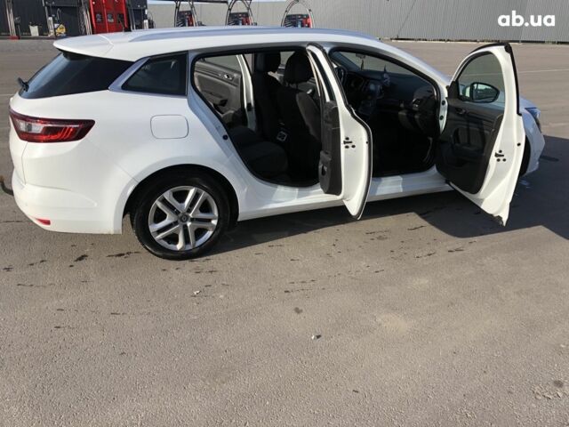 Белый Рено Меган, объемом двигателя 0 л и пробегом 196 тыс. км за 12000 $, фото 6 на Automoto.ua