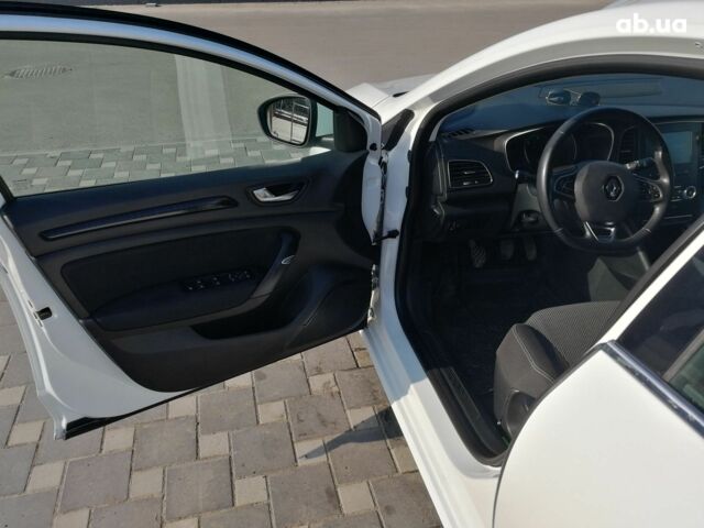 Белый Рено Меган, объемом двигателя 0 л и пробегом 196 тыс. км за 12000 $, фото 4 на Automoto.ua